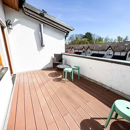 Large For Large Groups South Of Berlin 아파트 *